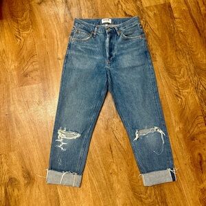 Distressed AGOLDE Feel Good Capri Jeans. 24